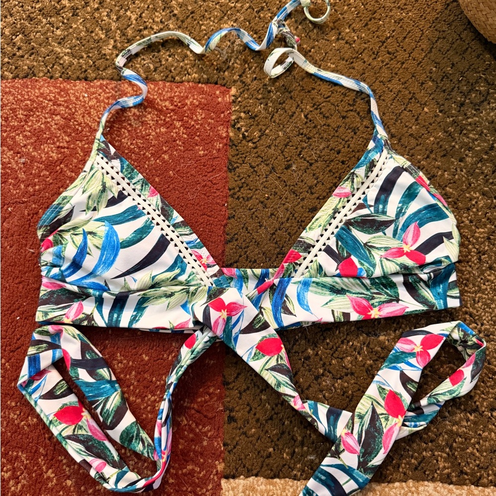 Cupshe Tropical Floral Bikini Bottoms in Blue, Green, Pink